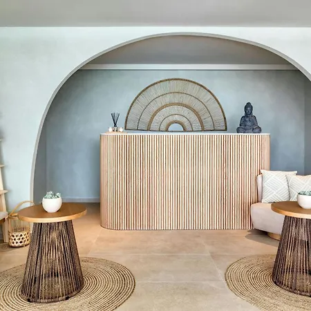 Domes Aulus Zante, Inclusive, Autograph Collection